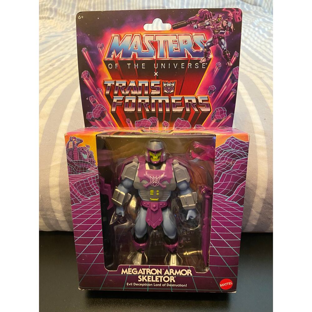 Mattel:  MOTU & Transformers - Megatron Armor Skeletor